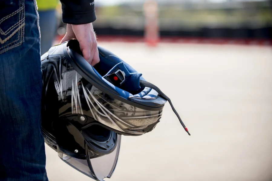 Leyes de casco en Massachusetts para motociclistas