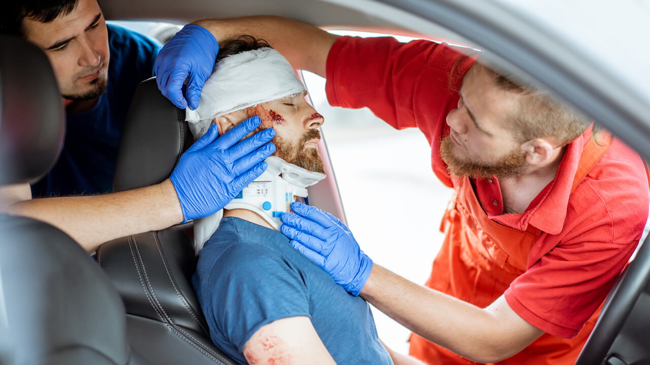 Lesiones de cabeza después de un accidente: Síntomas que NO debes ignorar